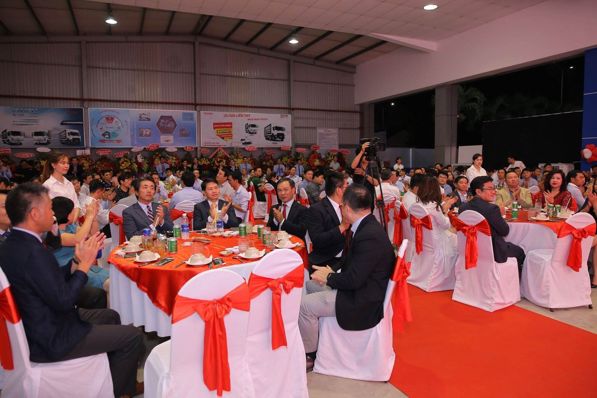 Opening ceremony of ISUZU North-West Saigon dealer | ISUZU VIETNAM